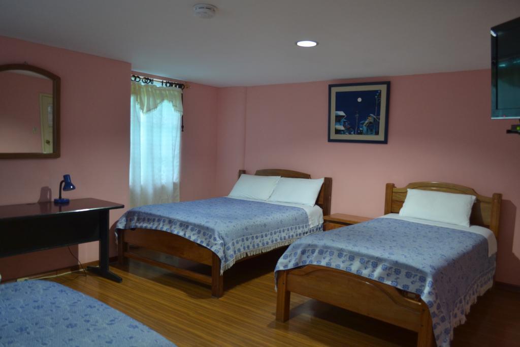 Travellers Inn キト エクステリア 写真