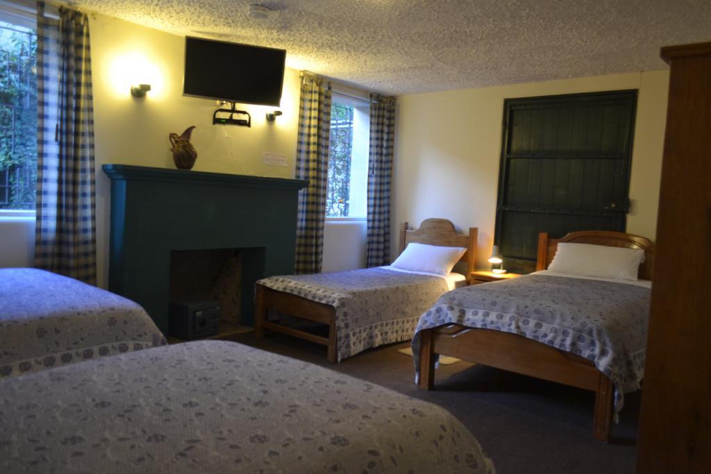 Travellers Inn キト エクステリア 写真