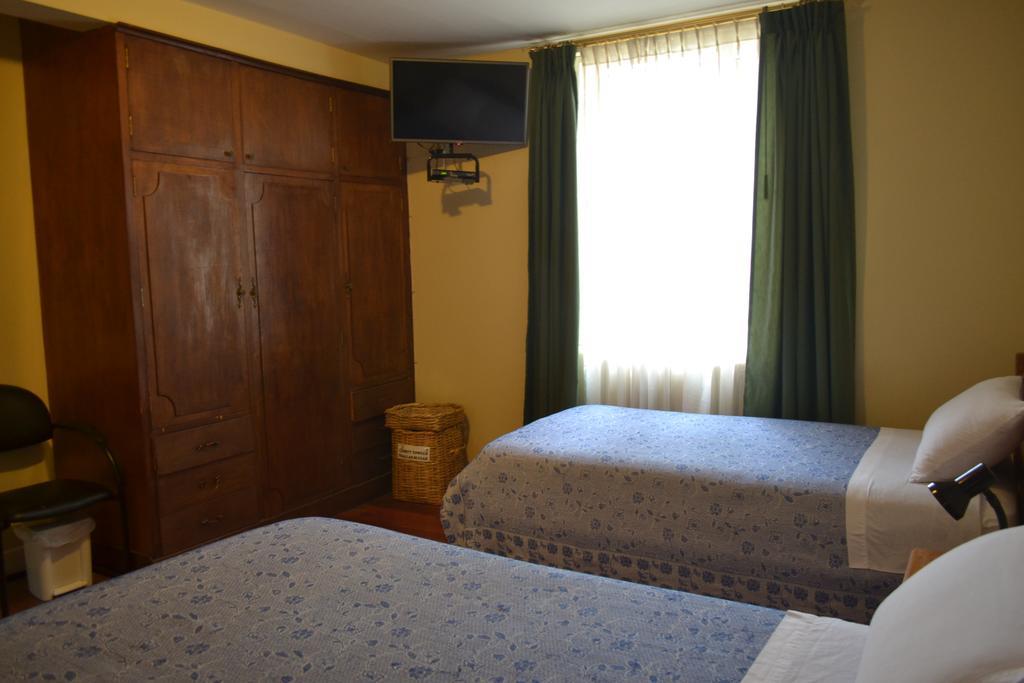 Travellers Inn キト エクステリア 写真