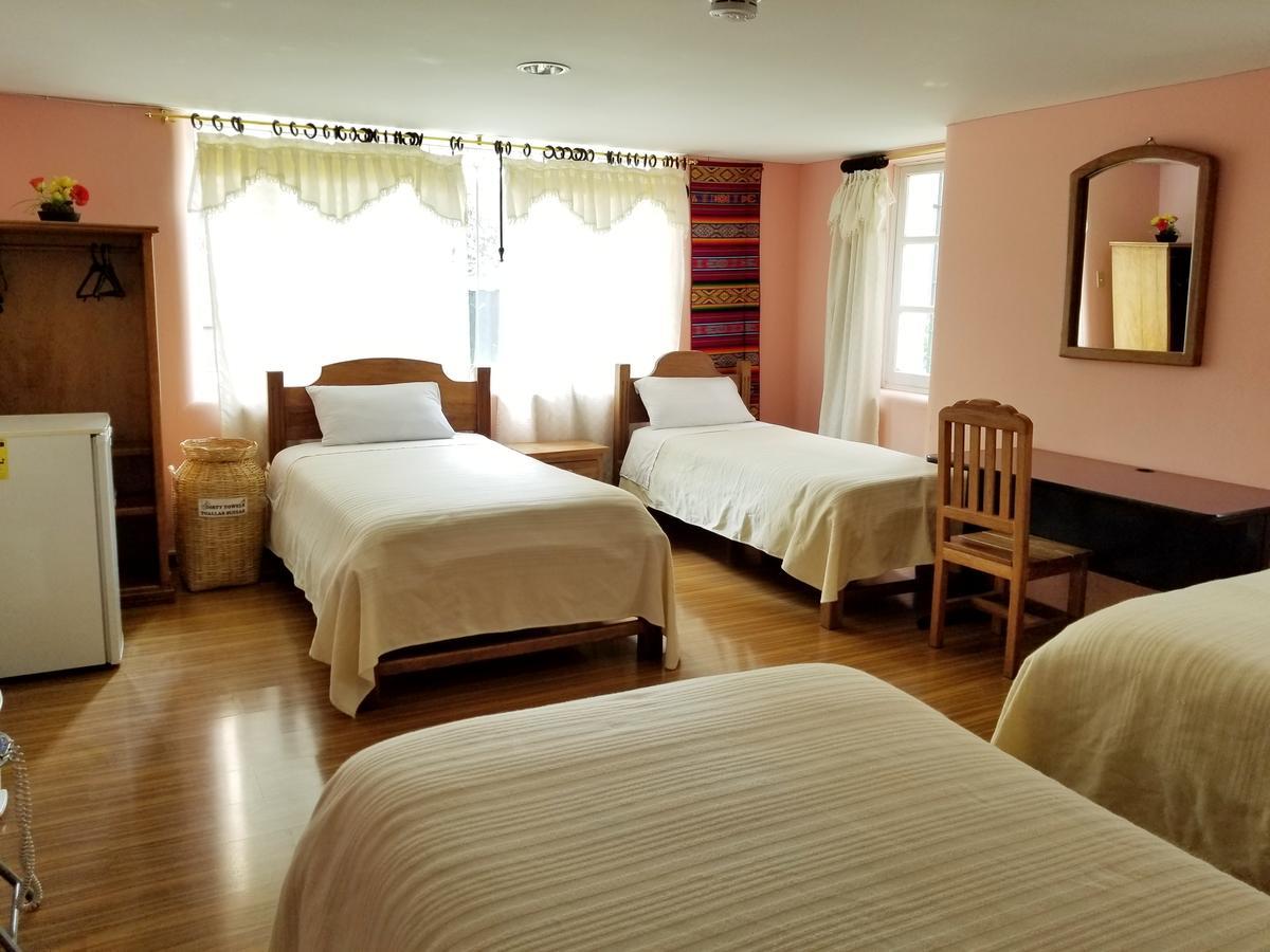 Travellers Inn キト エクステリア 写真