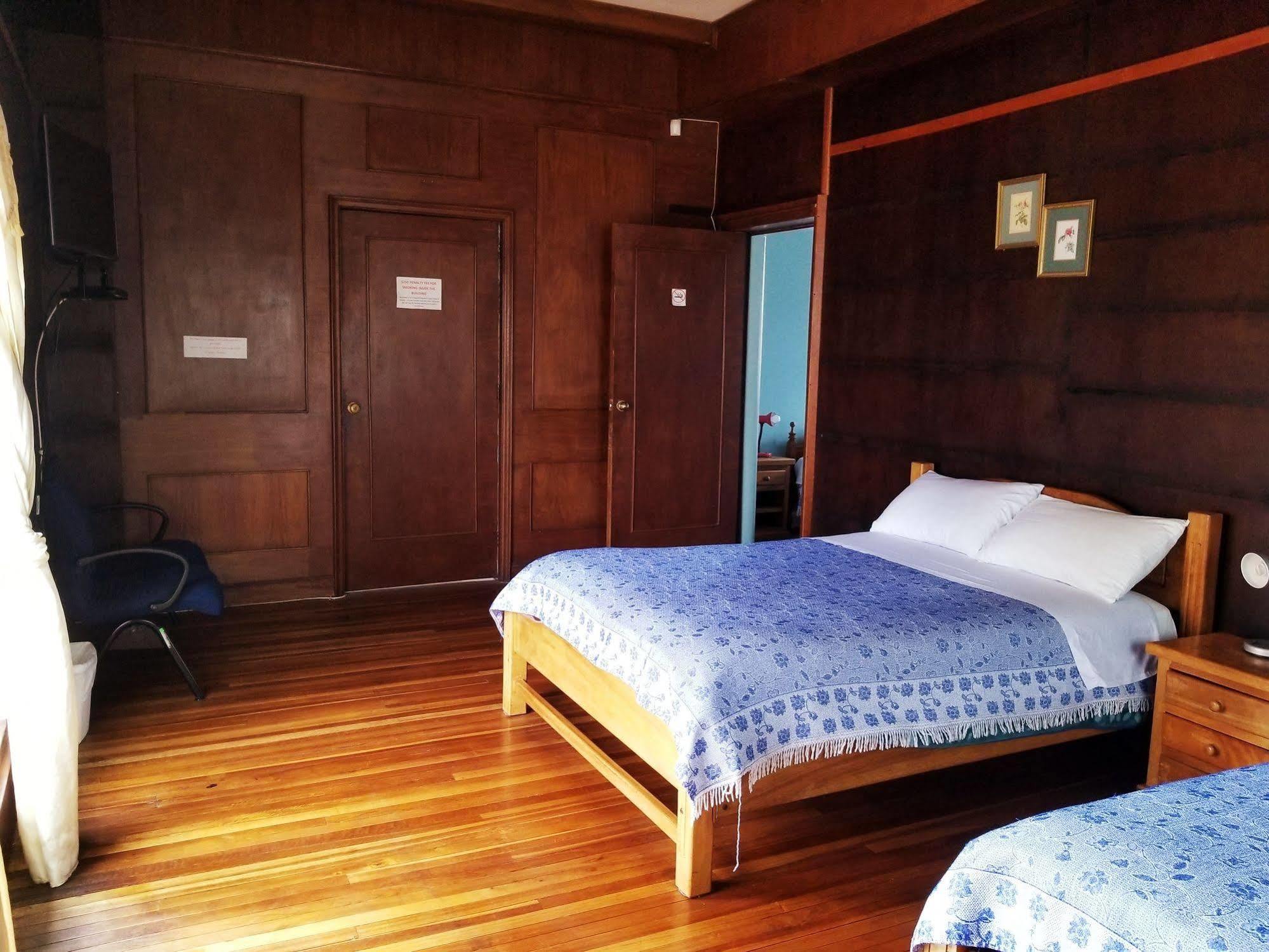Travellers Inn キト エクステリア 写真