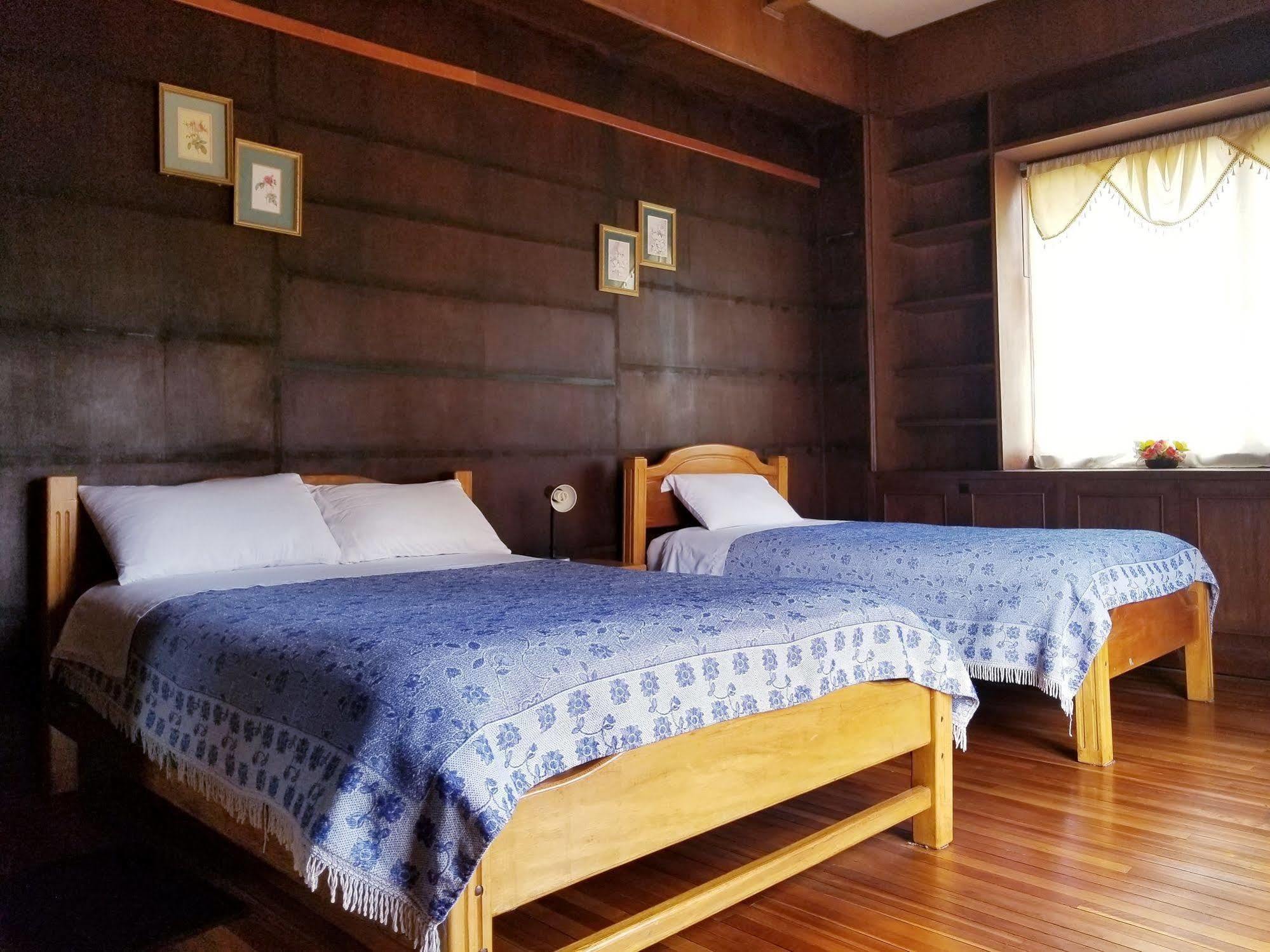 Travellers Inn キト エクステリア 写真